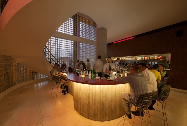 Riviera Bar / studio mk27 - Renovación