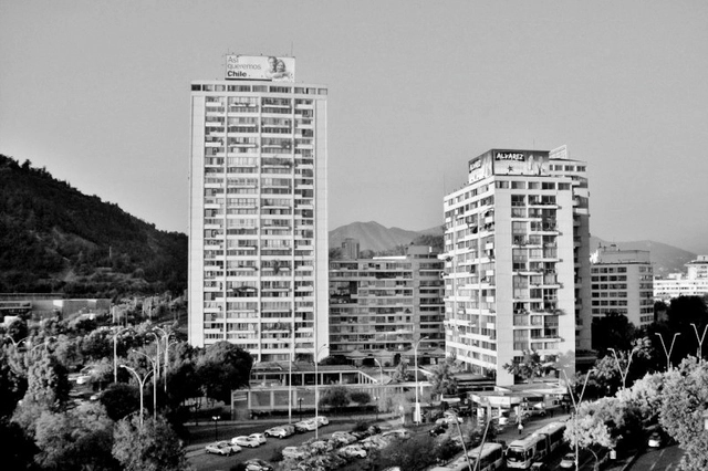 Chile: Murtinho Raby y el escultor Federico Assler ganan Concurso para Plaza pública de Torres de Tajamar - Imagen Principal
