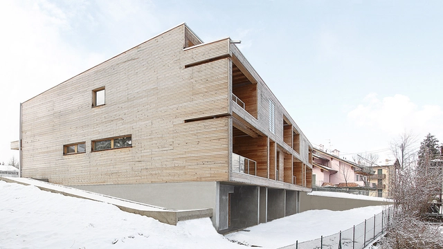 Residential Wood Building in Selvino / Camillo Botticini - Hotels