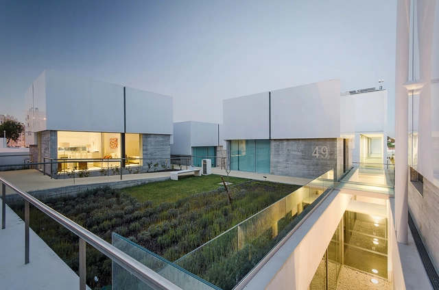 Complejo Social en Alcabideche / Guedes Cruz Arquitectos - Vivienda Social
