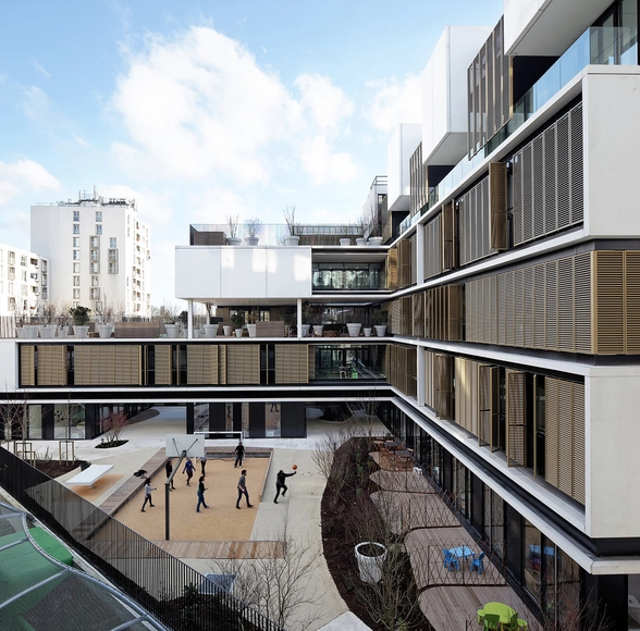 Centro de Bem-Estar para Crianças e Adolescentes / Marjan Hessamfar & Joe Vérons - Arquitetura Residencial