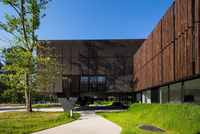 Escuela Secundaria Profesional y Técnica - CFA / Hessamfar & Vérons - Escuelas