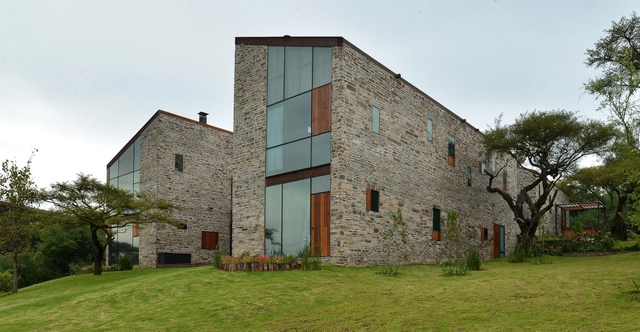 Casa en Atemajac / Villar Watty Arquitectos - Casas