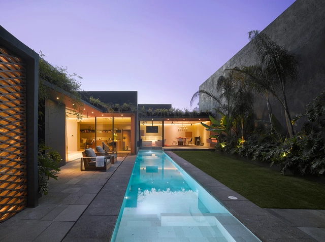 Casa Barrancas / EZEQUIELFARCA arquitectura y diseño - Renovação