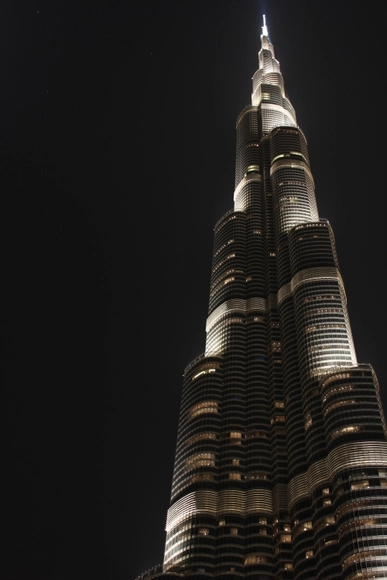 Torre Eiffel e Burj Khalifa entre cenários favoritos para "selfies" - Imagem de Destaque
