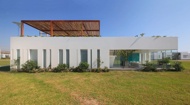 Casa Maple / Martín Dulanto - Casas