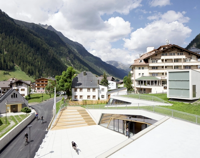 Centro de Cultura de Ischgl / Parc Architekten - Centro De Artes