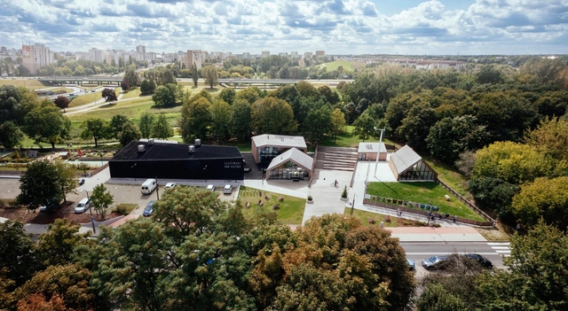 Centro Cultural Sluzewski / WWAA + 307 Kilo Design - Centro Cultural