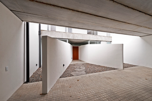 Casa T&G / Nicolás Campodonico - Casas, Barandas, Fachada, Fijación Vigas