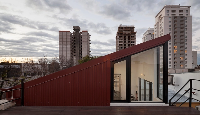 Mini-academia / Paschetta Cavallero Arquitectos - Ampliação