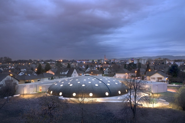 "Tournesol"  Swimming Pool Refurbishment / Urbane Kultur - Refurbishment, Facade, Cityscape