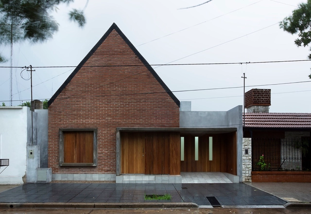 House in La Pampa / Hernán Gastelú - Extension
