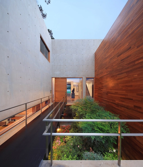 Casa H / Jaime Ortiz de Zevallos - Casas