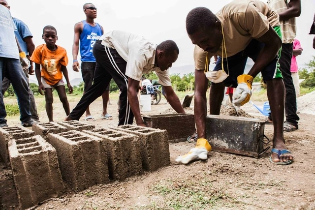 Reconstrução de moradias sobre suas próprias ruínas: "Reclaiming Heritage" no Haiti - Sustentabilidade