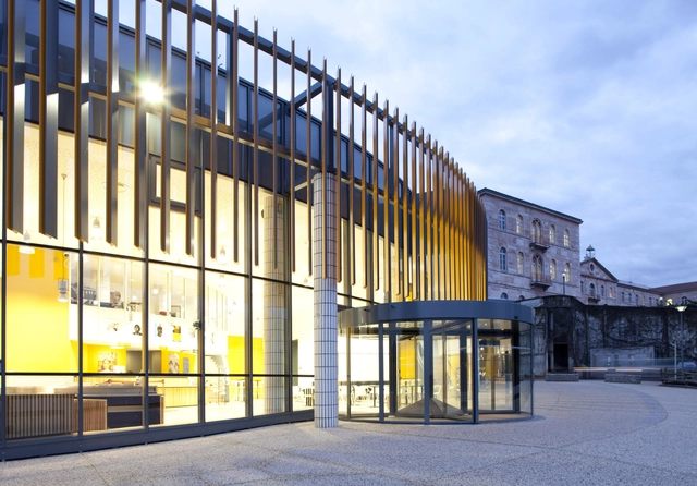 Radiant / Z Architecture - Restauraciones