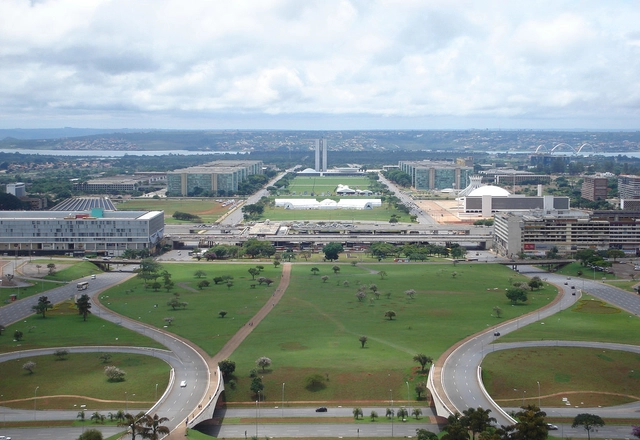 The monumental axis central to Costa's plan. Image © Wikimedia user Limongi Licensed under CC BY 3.0