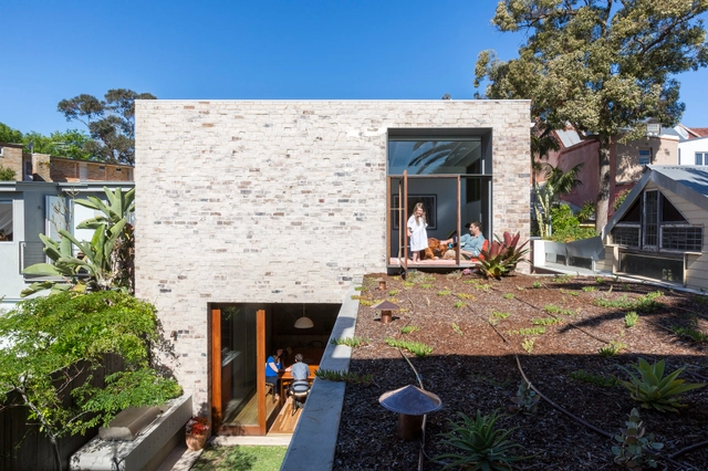 Courtyard House / ​Aileen Sage Architects - Houses, Garden, Facade, Chair