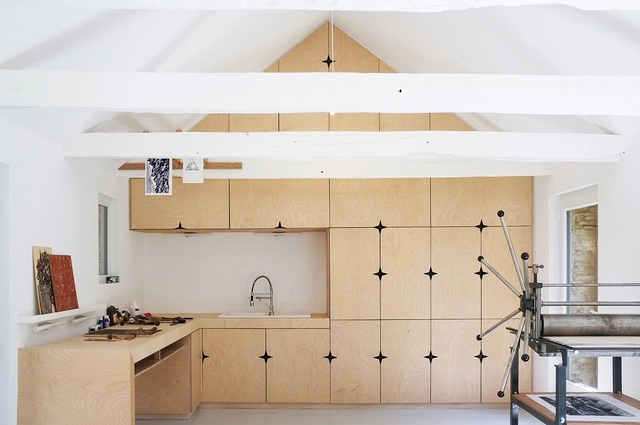 An Old Breton Barn Converted into an Artist Studio / Modal Architecture - Arts & Architecture, Kitchen, Beam, Facade, Countertop, Sink