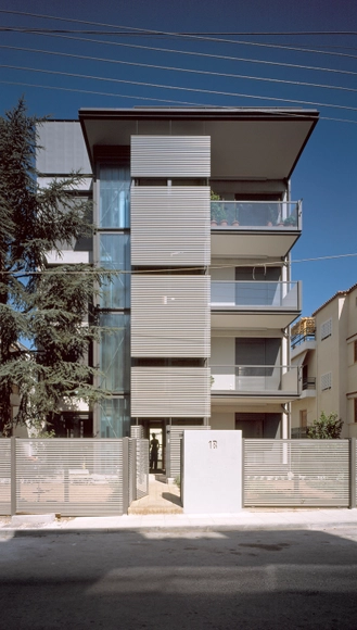 Extensión de Dos Pisos en Edificio Existente en Papagou / Nelly Marda - Remodelaciones