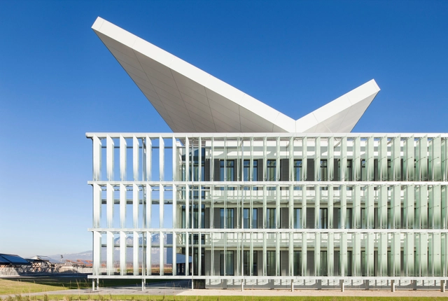 INES - Instituto Nacional francés de Energía Solar  / Atelier Michel Rémon + Agence Frédéric Nicolas - Edificio De Oficinas