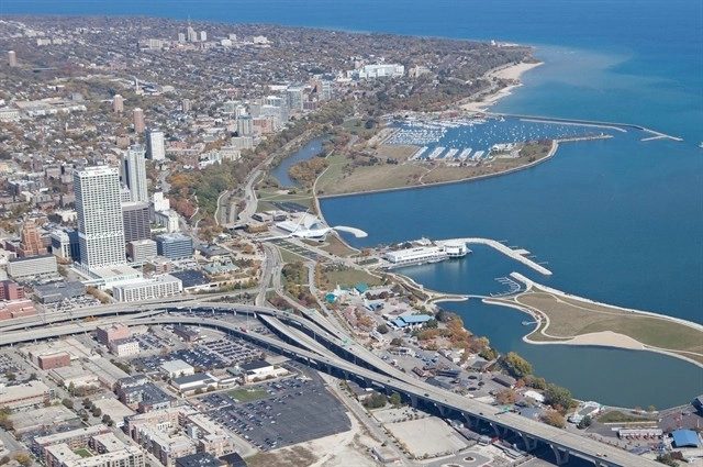 James Corner Field Operations Amongst Frontrunners for Milwaukee's Lakefront Gateway Plaza - Featured Image
