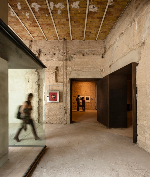 Espaço de Arte Contemporânea no antigo Convento da Madre de Dios / sol89 - Reabilitação