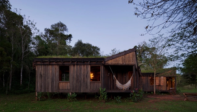 Hostel Comuna Yerbas del Paraíso  / IR arquitectura - Arquitetura De Uso Misto