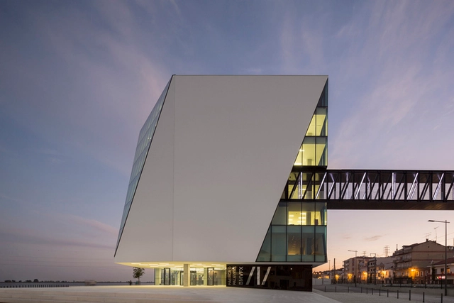 Biblioteca Municipal Vila Franca de Xira / Miguel Arruda Arquitectos Associados - Interiores Culturales