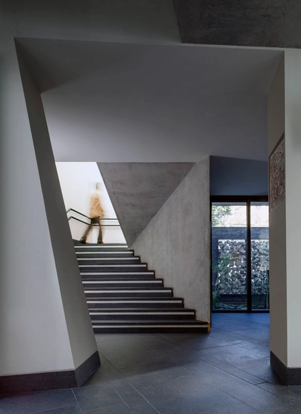Casa Guadarrama / Mayer Hasbani - Casas, Escaleras, Fachada, Barandas, Pilares