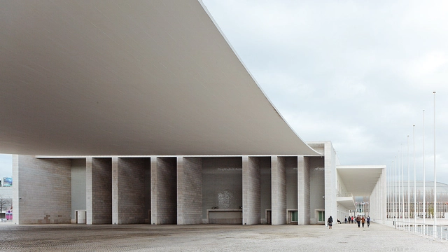 Pavilhão de Portugal de Álvaro Siza passará a ser propriedade de uma universidade portuguesa - Imagem de Destaque