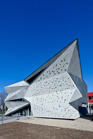 Centro Cultural y Deportivo, Važecká / Architektonické štúdio Atrium - Centro Cultural