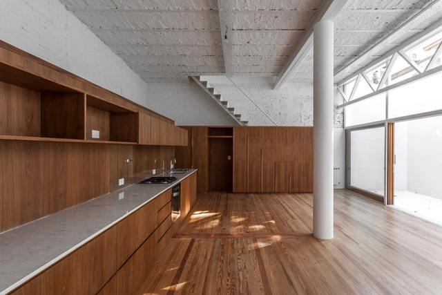 Casa Tamborini / Matías Beccar Varela + Ariana Werber - Renovación, Puerta, Fijación Vigas, Fachada, Barandas