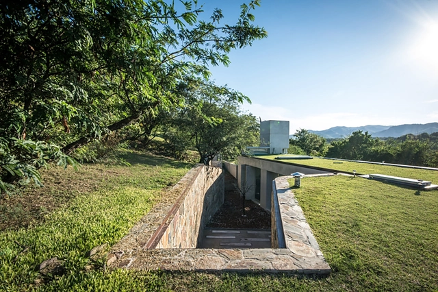 House in Q2  / Santiago Viale - Houses