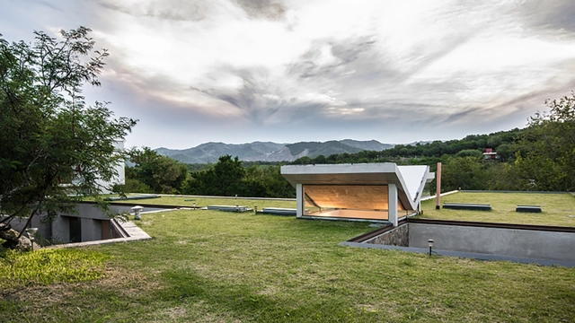 Casa en Q2  / Santiago Viale - Casas, Jardín, Fachada