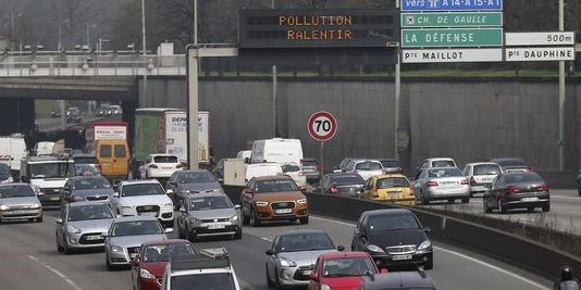 Paris implementa medida que diminui pela metade o número de automóveis em circulação - Imagem de Destaque