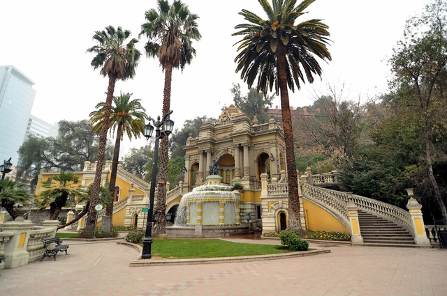 Santiago: anuncian proyectos ganadores del concurso de ideas para Cerro Santa Lucía - Imagen Principal