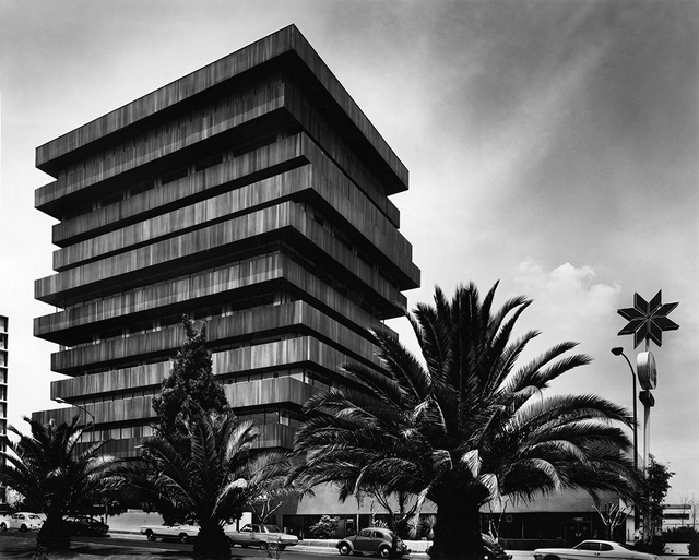 Clásicos de Arquitectura: Palmas 555 / Sordo Madaleno Arquitectos - Arquitectura Comercial, Fachada, Urbano