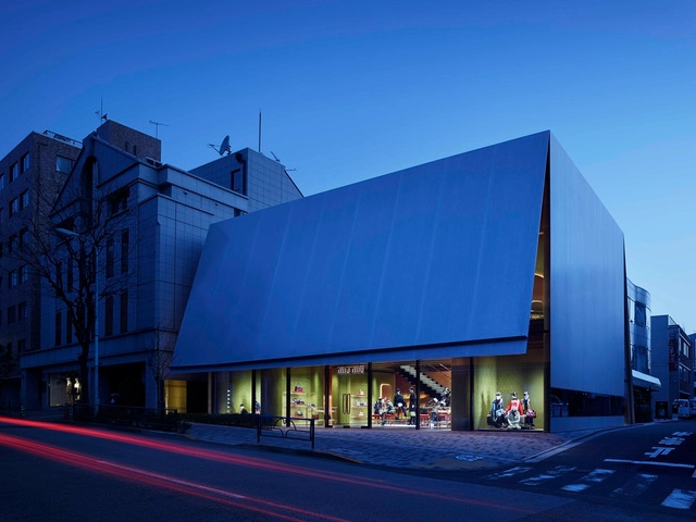Miu Miu Aoyama / Herzog & de Meuron - Tienda