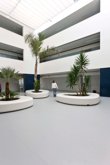 Escuela Secundária JOSÉ MACEDO FRAGATEIRO / Atelier d'Arquitectura J. A. Lopes da Costa - Escuelas
