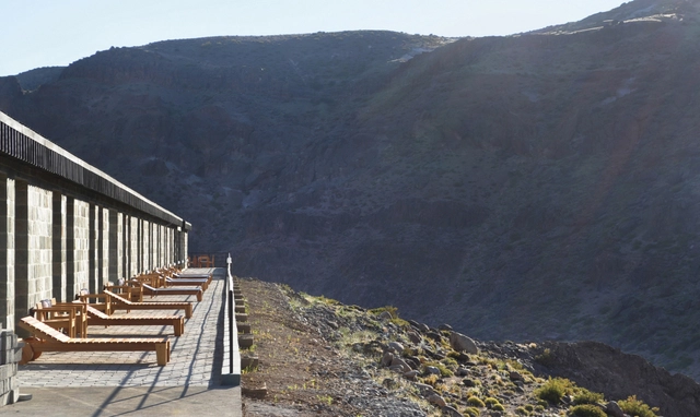 Hosteria Varvarco / Forsetti, Lozano, Güichal, Paramo, Petrini y DINAMO Arquitectura - Hostal