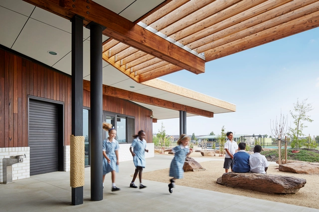 San Juan el Apóstol / Baldasso Cortese Architect - Escuelas