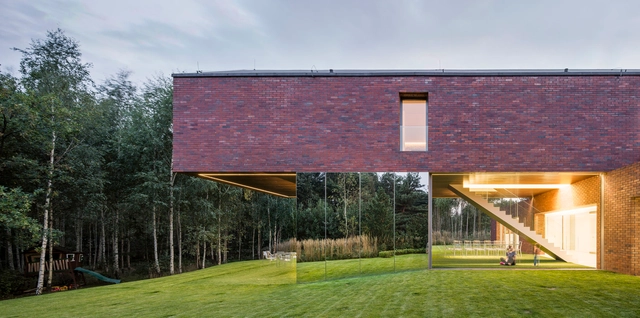 Casa Estar-Jardin en Katowice / KWK Promes - Casas