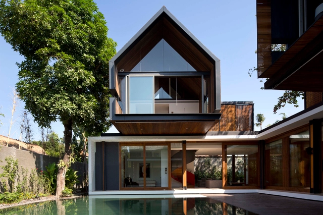 Residencia Svarga / RT+Q Architects - Casas