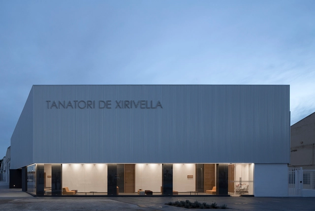 Rehabilitación Tanatorio en Xirivella / In_Arquitectura - Remodelaciones