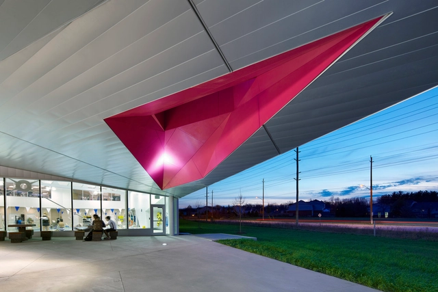 John M. Harper 图书馆分馆和 Stork 家庭青年基督会 / Teeple Architects - 社区中心