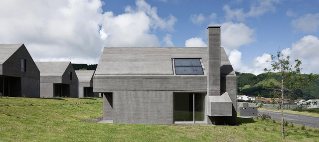 27 viviendas en Sete Cidades / Eduardo Souto de Moura + Adriano Pimenta - Casas
