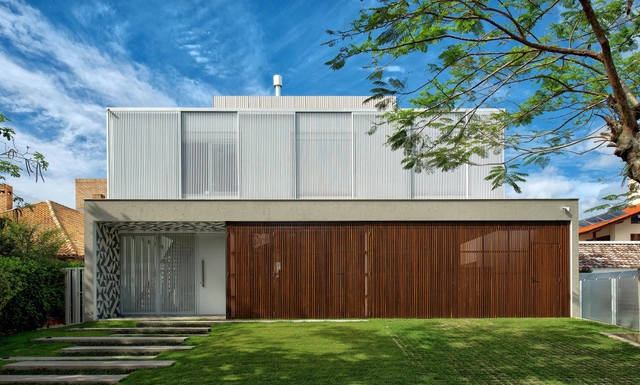 Casa Jurerê Internacional / Pimont Arquitetura - Casas