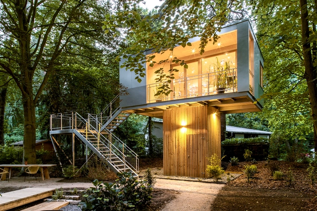 Casa Urbana en el Árbol / baumraum - Obras De Pequeña Escala