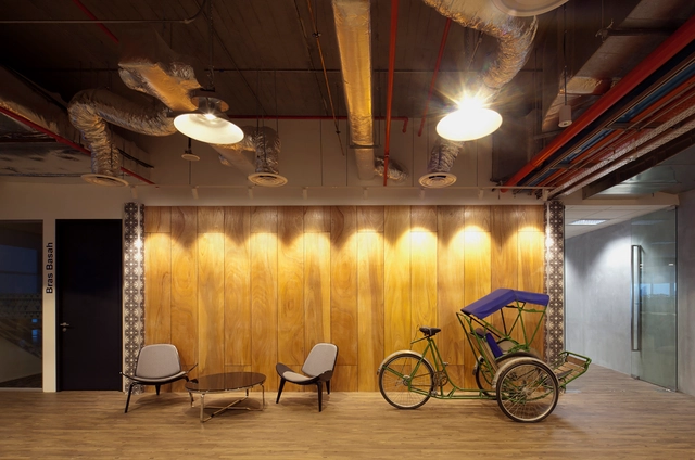 booking.com / SCA design - Interiores De Oficina
