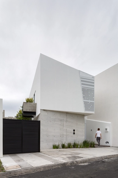 Ten House / Taller ADC - Casas, Fachada